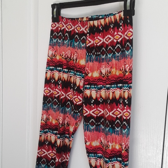 💕CUTE💕Boho 3/4 leggings - Picture 2 of 3